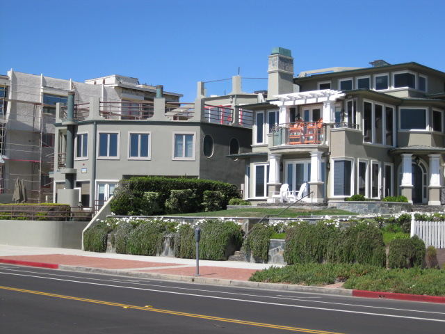 Steps to the Beach in South Redondo