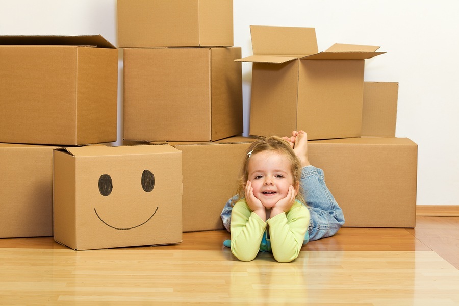 Boxes and Bins on a Budget: Moving Tips for Single Parents